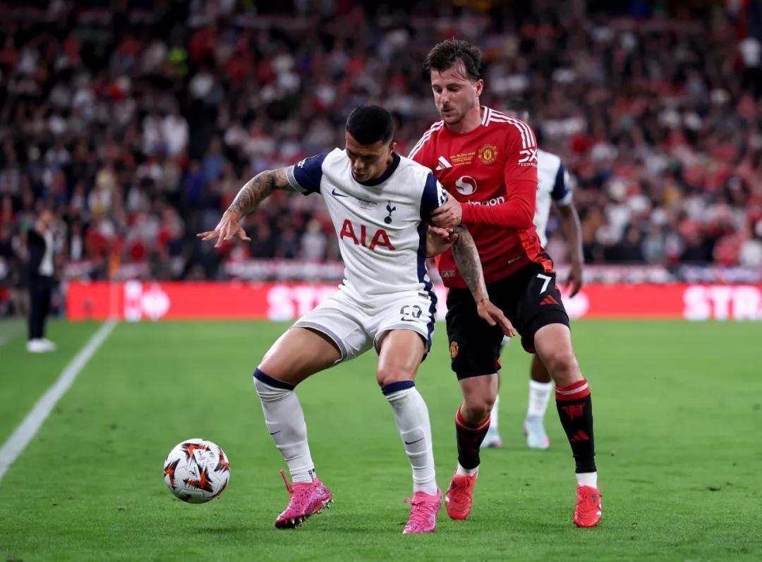 关于曼联迎意甲关键赛，冲刺阶段篮板制胜，球迷炸锅，赛程密集仍需轮换的信息