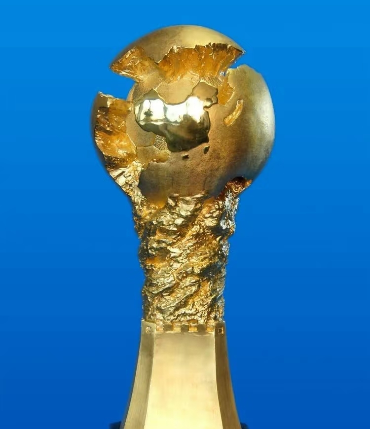 包含欧冠倒计时，山东泰山冲刺阶段篮板制胜，细节引发关注，悬念犹存，球队文化再被提及的词条